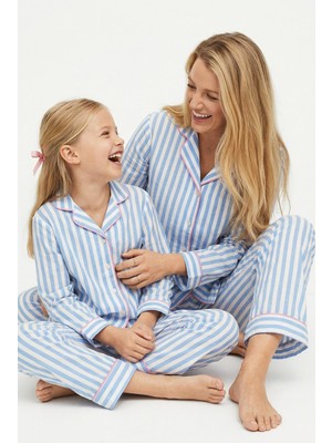 Siyah İnci Mavi Beyaz Çizgili Düğmeli Biyeli Örme Pijama Takım