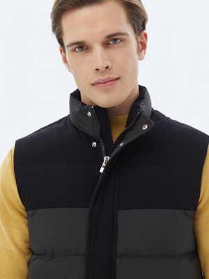 Kip Siyah Regular Fit Dik Yaka Casual Dokuma Spor Yelek