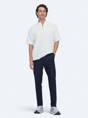 Kip Ekru Desenli Dik Yaka T-Shirt