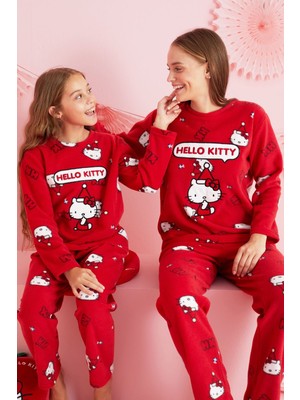 Siyah İnci Hello Kitty Lisanslı Polar Kırmızı Çok Renkli Nakışlı Bisklet Yaka Pijama Takım HK301