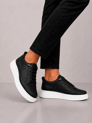 Yalçın Siyah Beyaz Renk Lastik Bağcıklı Stoper Detaylı Hafif Kalın Taban Günlük Sneaker Spor Ayakkabı