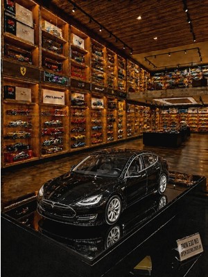 Oyuncak Sahili Tesla 21cm Diecast Metal 1,24 Ölçek Koleksiyon Model Martı Kapı Araba 6 Kapı Açılır Işık Ses Far Stop Efetli Tesla Black