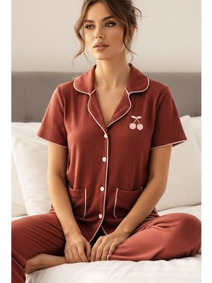 Siyah İnci Kiremit Kiraz Nakışlı Cepli Bürümcük-Krınkıl Kısa Kollu Düğmeli Örme Pijama Takım 7940