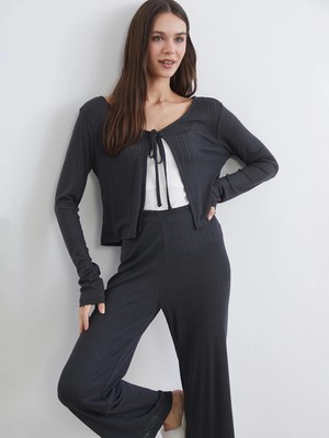Lc Waikiki Yeni Sezon Bağlamalı Yaka Dokulu Kadın Pijama Takımı