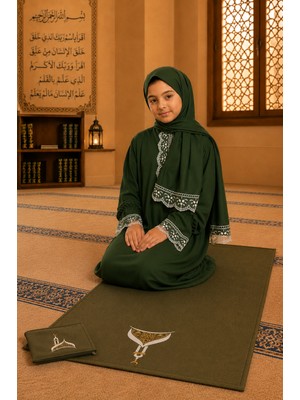 Defka Kendinden Şallı Kız Çocuk Namaz Elbisesi ve Taşınabilir Cep Seccadesi
