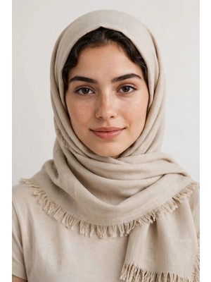 Güzel Kaman Başörtüsü Bej Dört Mevsim 1 Adet Kaliteli Kullanışlı Güzel Şık ( Ebadı : 100 cm x 100 cm )