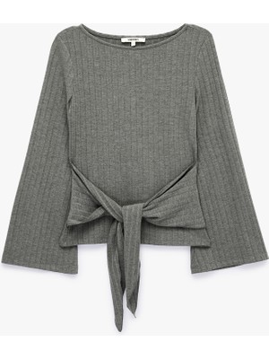 Koton Slim Fit Bisiklet Yaka Bağlama Detaylı Uzun Kollu Bluz