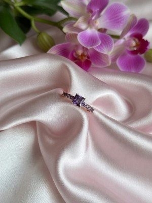 Xuping Jewelry Gold Kaplama Mor Zirkon Taşlı Kare Kesim Kadın Yüzük