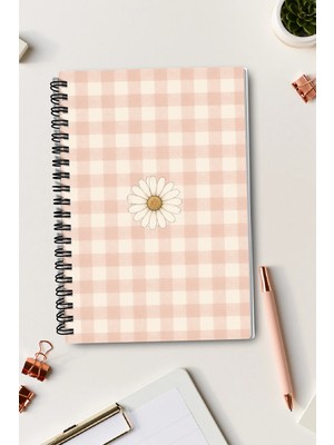 giftkonsept Pembe Ekose ve Tek Papatya Motifli 50 Yaprak 100 Sayfa Sprialli Defter