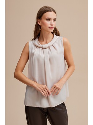 NaraMaxx Yakası Pile Detaylı Kolsuz Bluz