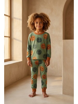 Çocuk Gülen Yüz Desenli Pijama Takımı Yeşil