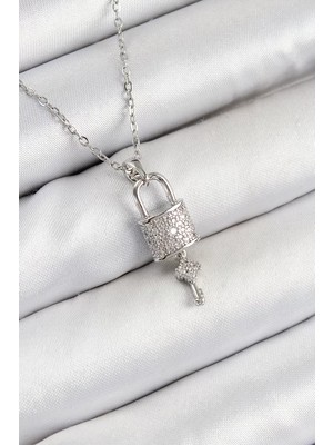 Renas Store 316L Çelik Zirkon Taşlı Kilit ve Sallantılı Anahtar Model Gümüş Renk Kadın Kolye - TJ-BKO10354