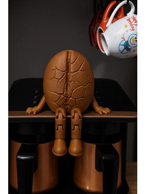 Decorius Oturan Kahve Çekirdeği Biblo 11cm, Kahve Temalı Dekoratif Figür, Masaüstü Süs, Kafe Ev Ofis Dekoru, Kahve Severlere Hediye, Sevimli Çekirdek Tasarımı, Koleksiyonluk Obje