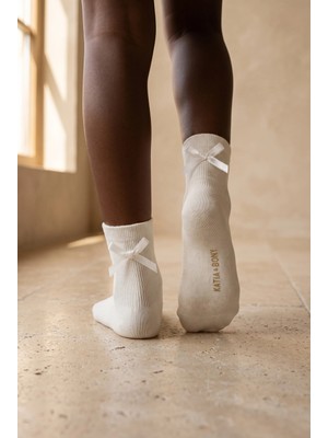 Bony Socks Kadın Kurdele Aksesuarlı Soket Çorap Ekru