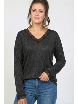 Curvy Trend Büyük Beden Yaka ve Kol Ucu Dantel Uzun Kol Kırçıllı Kumaş Bluz Antrasit