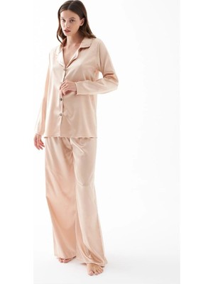 mery Moda Kadın Bej Oversize Saten Pijama Takımı – Rahat Kesim Şık Ev Giyim Seti Beruflic