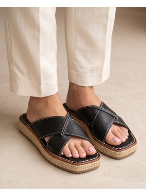Futsi Shoes Nerına Siyah Hakiki Deri Çapraz Bantlı Kadın Terlik