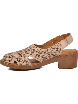 Castle Black Bej Lazer Kesim Çiçek Desenli Kalın Topuk Kadın Slingback Sandalet 45224
