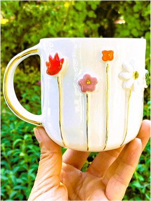 24 Ayar Altın Detaylı Ilkbahar Çiçek Kabartmalı 450 ml El Yapımı Mug Spring Flower