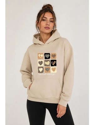 herkesemoda Küçük Leopar Kalpler Baskılı Kapüşonlu 2 Iplik Şardonlu Sweatshirt