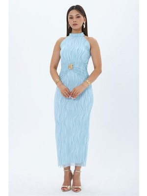 Neşeli Butik Kadın Bebe Mavi Flok Baskılı Halter Yaka Gold Kemer Detaylı Midi Boy Elbise NBMY4023