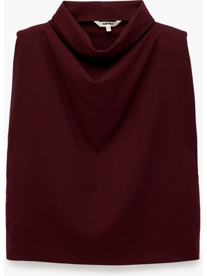 Koton Boxy Fit Dik Degaje Yaka Kolsuz Bluz