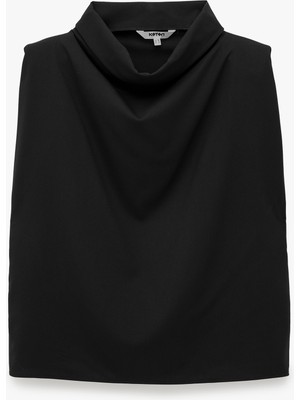 Koton Boxy Fit Dik Degaje Yaka Kolsuz Bluz