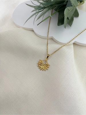 Nergis Collection Sedef Taşlı Güneş Kolye