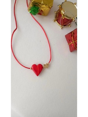 Nergis Collection Kırmızı Kalpli Yıldız Detaylı Murano Choker Ip Kolye