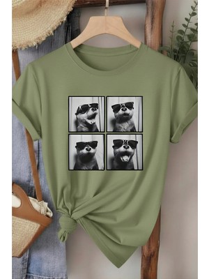 L'eivor Fok Balığı Poz Baskılı Kadın T-Shirt