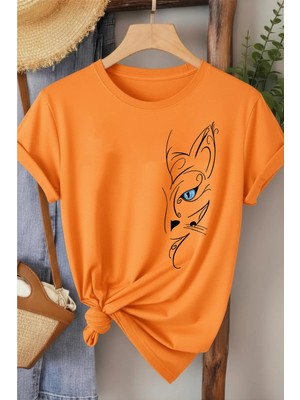 L'eivor Mavi Gözlü Kedi Minimal Tasarım Baskılı Kadın Pamuk T-Shirt