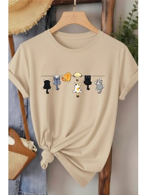 L'eivor Tırmanan Kediler Baskılı Kadın Beyaz Pamuk T-Shirt