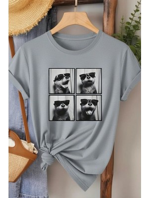 L'eivor Fok Balığı Poz Baskılı Kadın T-Shirt