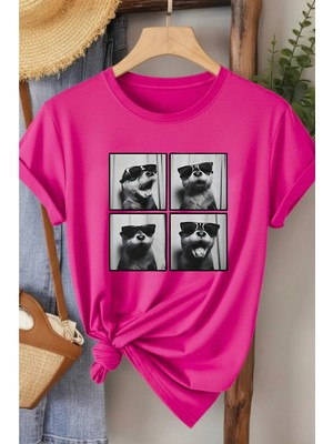 L'eivor Fok Balığı Poz Baskılı Kadın T-Shirt