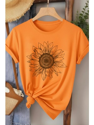 L'eivor Bej Ay Çiçeği Özel Tasarım Baskılı Kadın T-Shirt
