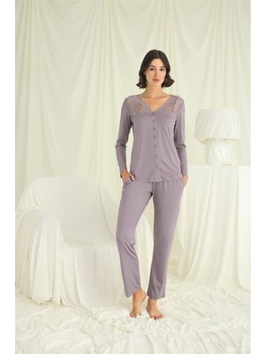 Aesco Yakası Kolu ve Omzu Dantelli Boydan Düğmeli Pijama Takımı