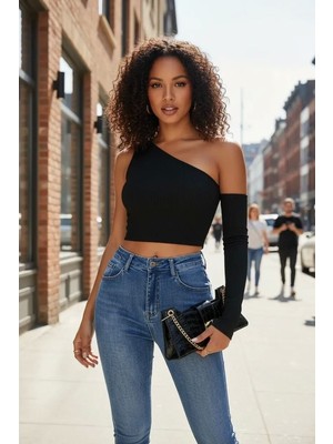 Aesco Kadın Siyah Modern Fit Tek Omuz Detaylı Uzun Kol Crop Top Bluz