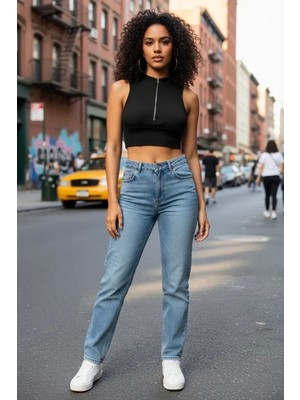 Aesco Kadın Siyah Modern Kesim Yarım Fermuarlı Crop Top