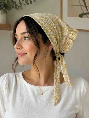 Mufin Collection Pamuklu Poplin Çiçek Desenli Fırfır Detaylı Üçgen Form Kadın Bandana – Günlük Kullanım Saç Bandanası