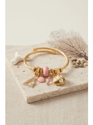 Armüz Pembe Deniz Kabuğu Model Gold Renk Charmlı Bileklik