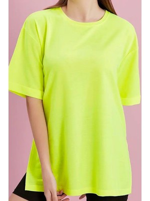 Alışveriş Sokağı Yırtmaçlı Düşük Kol Geniş Bisiklet Yaka Oversize Tişört