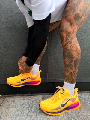 Nike Vomero 18 Erkek Sarı Koşu Ayakkabısı