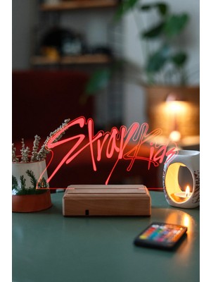 Modiwa Design Straykids K-Pop 16 Renk Uzaktan Kumandalı 3D Ahşap Gece Lambası Hediyelik