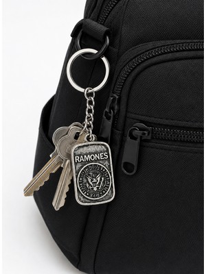 Herşey Nota Ramones Logolu Vintage Metal Anahtarlık Retro Rock Müzik Anahtar Aksesuarı
