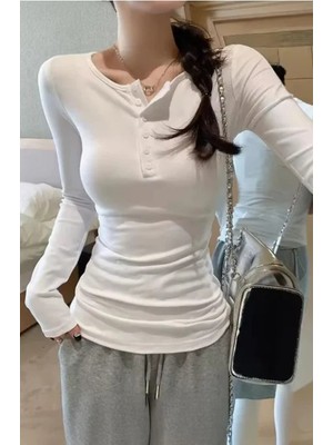 Balina Beyaz Düğmeli Yarım Yaka Y2K Uzun Kollu Crop