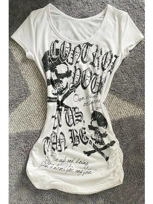 Balina Beyaz Gothic Skulls Control Geniş Yaka Kısa Kollu Crop