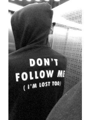 Balina Siyah Kapüşonlu Sırt Baskılı "don't Follow Me" Sweatshirt