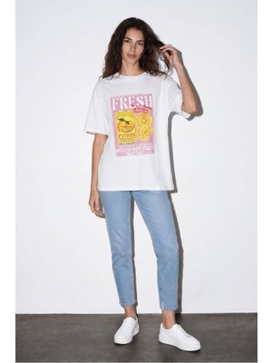 Quzu 26YTSH02328 Kadın Quzu Baskı Detaylı T-Shirt