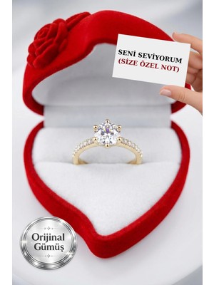 Carat Stone Pırlanta Işıltılı Gümüş Kadın Tektaş Yüzük (Kararmaya Karşı Rodyum Kaplamalı)