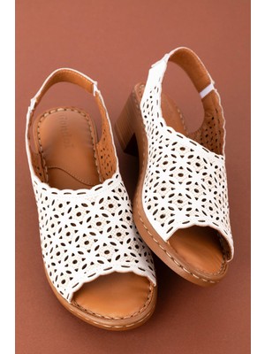 Gondol Hakiki Deri Kısa Topuklu Lazer Kesim Sandalet IZ.9504 Beyaz